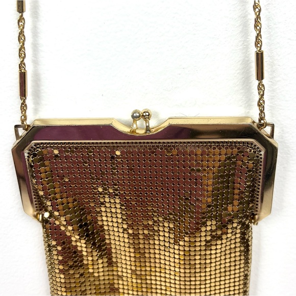 Vintage Whiting & Davis Metallic Gold Mesh Shoulder Handbag - Picture 5 of 15